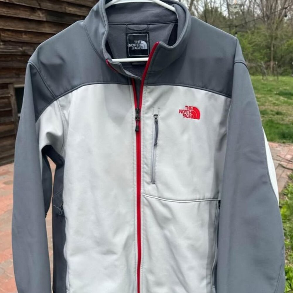 the north face mens softshell jacket. large
